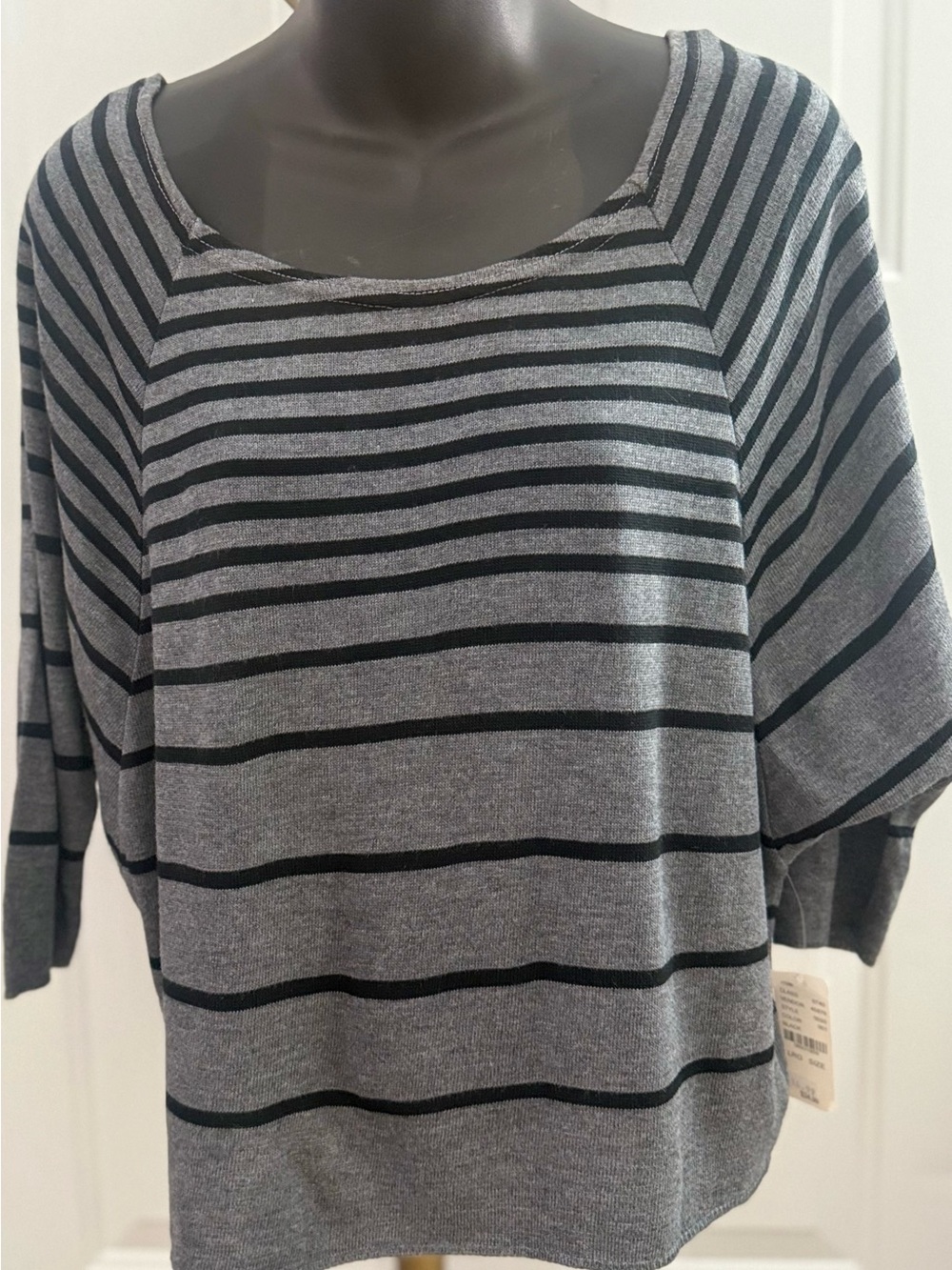 Kirra Women’s Gray Black Striped Dolman Sleeve Knit Sweater Top Size L